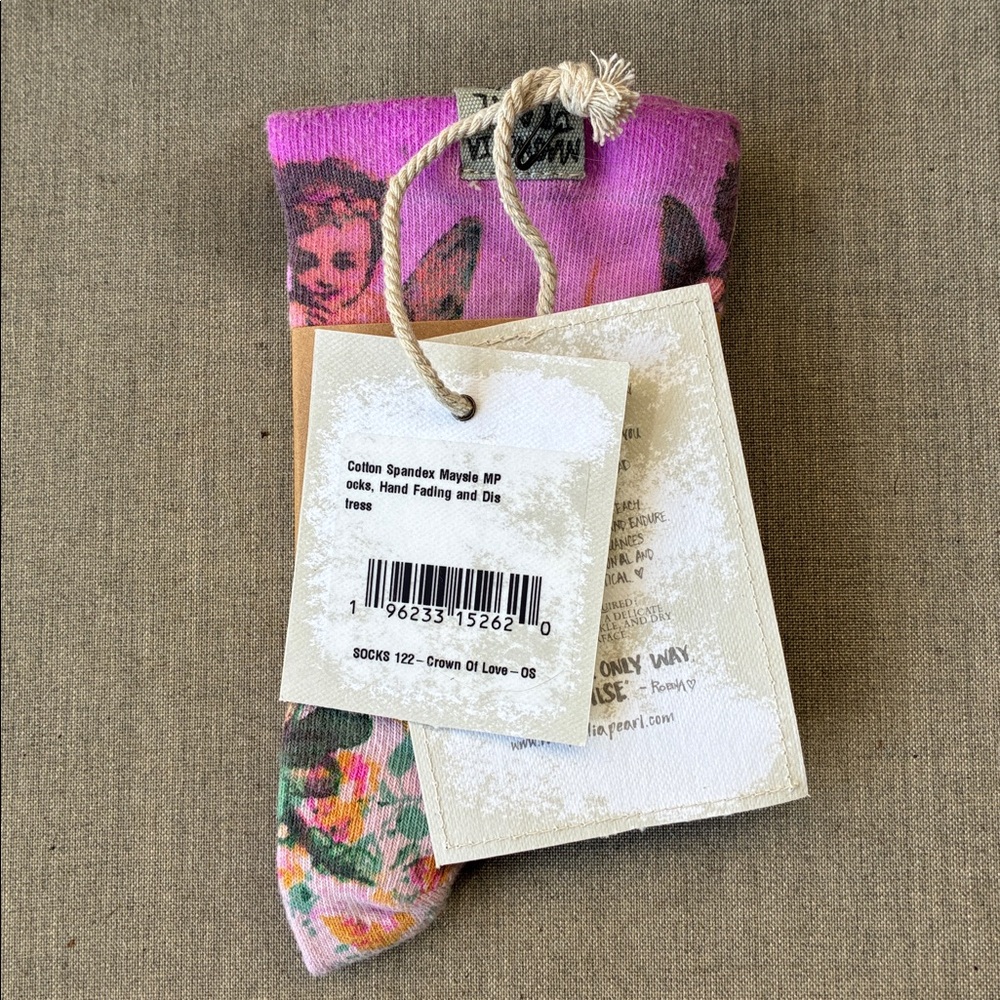 NWT Magnolia Pearl Maysie Socks in Crown of Love - Picture 6 of 9